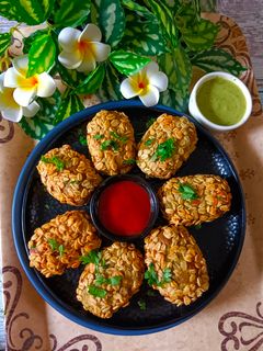 ओट्स हरी मटर आलू कटलेट (Oats green pea and potato cutlets) रेसिपी मुख्य फोटो