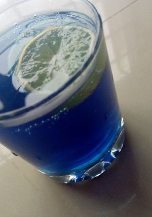 A picture of Blue hawaii.