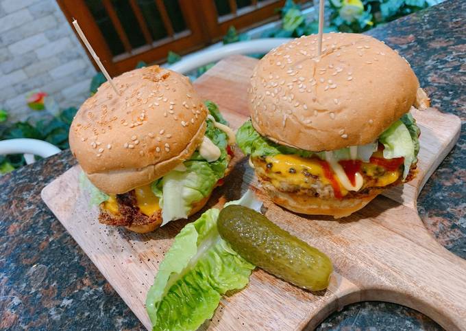 Langkah Mudah untuk Menyiapkan Burger Home Made nan Lezat (patty burger), Enak