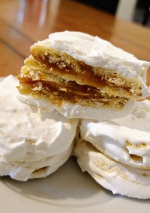Una foto de Alfajores santafesinos