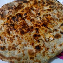 A picture of Rajsthani khoba roti.