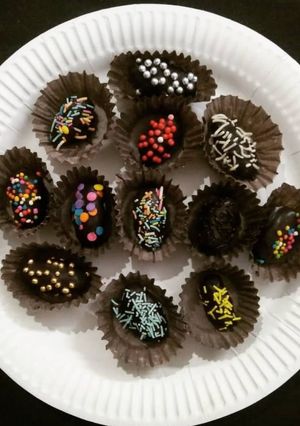 A picture of Chocolate Dipped Dates.