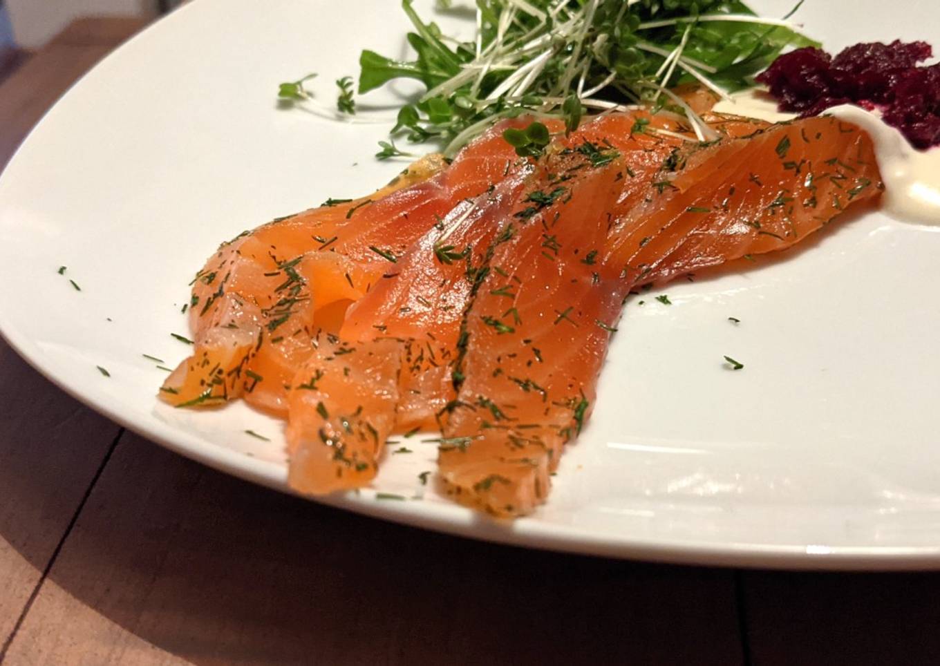 Citrus-cured salmon gravadlax