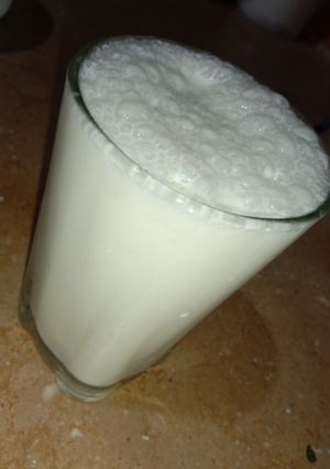A picture of Meethi lassi.