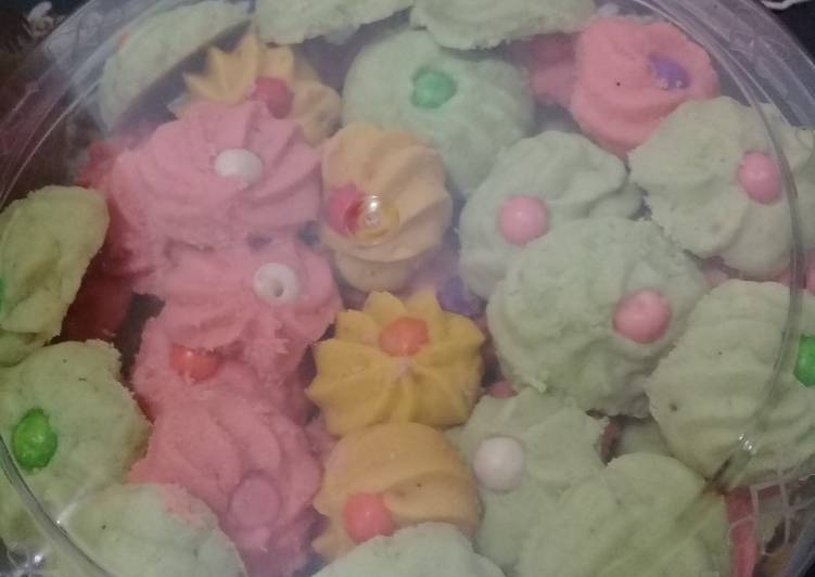 Resep: saat makan malamKue sagu warna-warni