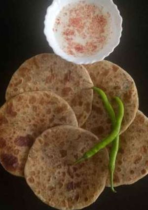 સત્તુ કે પરાઠે રેસીપી મુખ્ય ફોટો