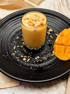 मैंगो मिल्क शेक (Mango Milk shake recipe in hindi) रेसिपी मुख्य फोटो