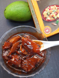 आम का खट्टा मीठा अचार (aam ka khatta meetha achar recipe in Hindi) रेसिपी मुख्य फोटो