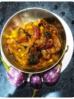 எள்ளு கத்திரிக்காய் குழம்பு (Ellu kathirikkaai kulambu recipe in tamil) செய்முறை முக்கிய புகைப்படம்