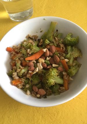 Una foto de Wok de brócoli