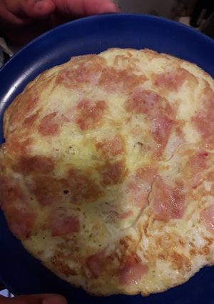 Una foto de Tortilla de huevo con jamón