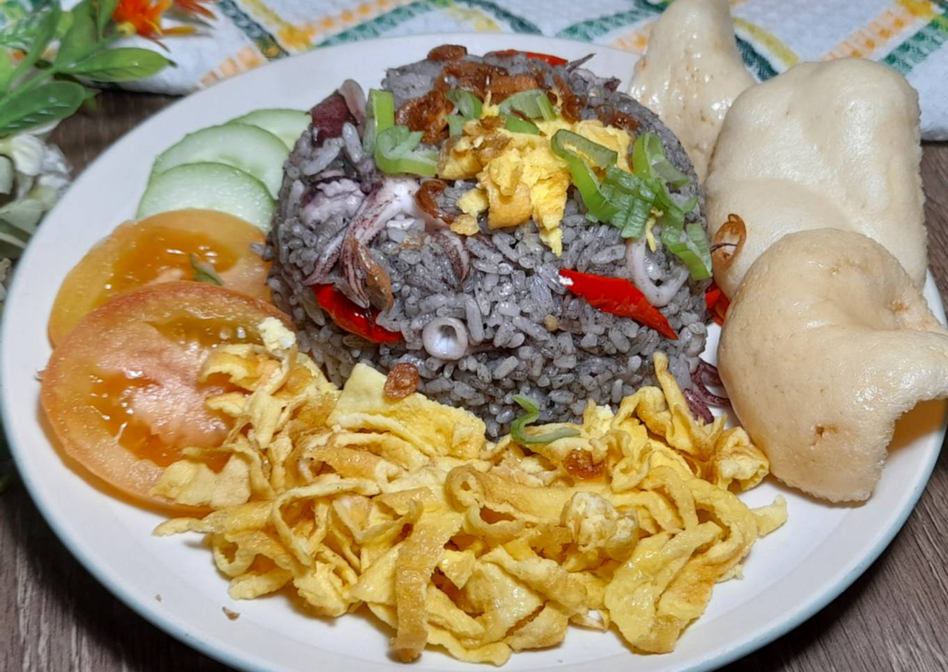 Nasi Goreng Hitam (warna cumi)