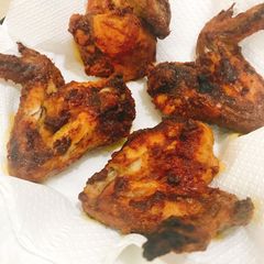 A picture of Roasted chicken wings.