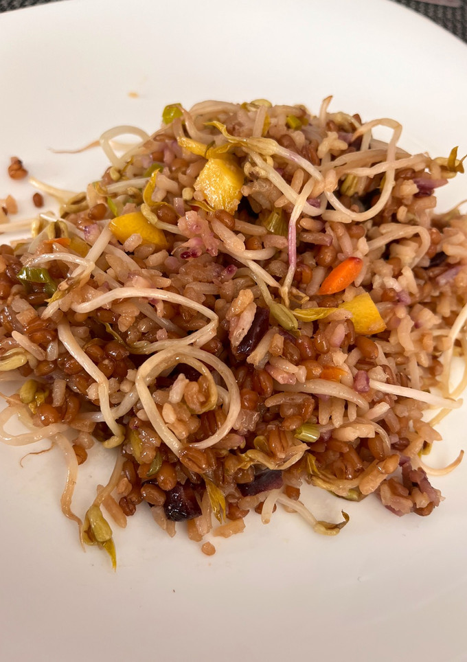 Una foto de Arroz con trigo y vegetales