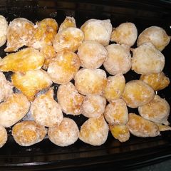 A picture of 3 ingredients mini donuts.