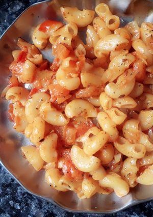 A picture of Macaroni.