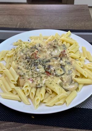 Una foto de Pasta con bechamel y champiñones