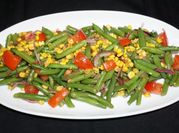 Una foto de ensalada tomates