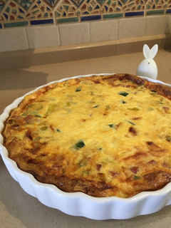 Una foto de Quiche de puerros y calabacín