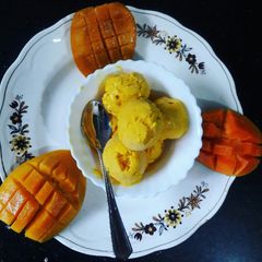 A picture of Mango Icecream.
