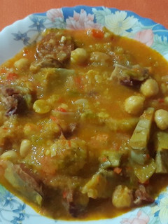 Una foto de Guiso de garbanzos con alcachofas