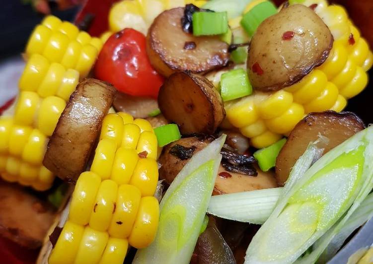 Roasted baby potato with corn salad Roasted baby potato with corn salad