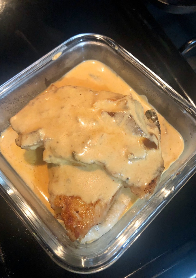 Una foto de Pechuga con Crema de Chipotle