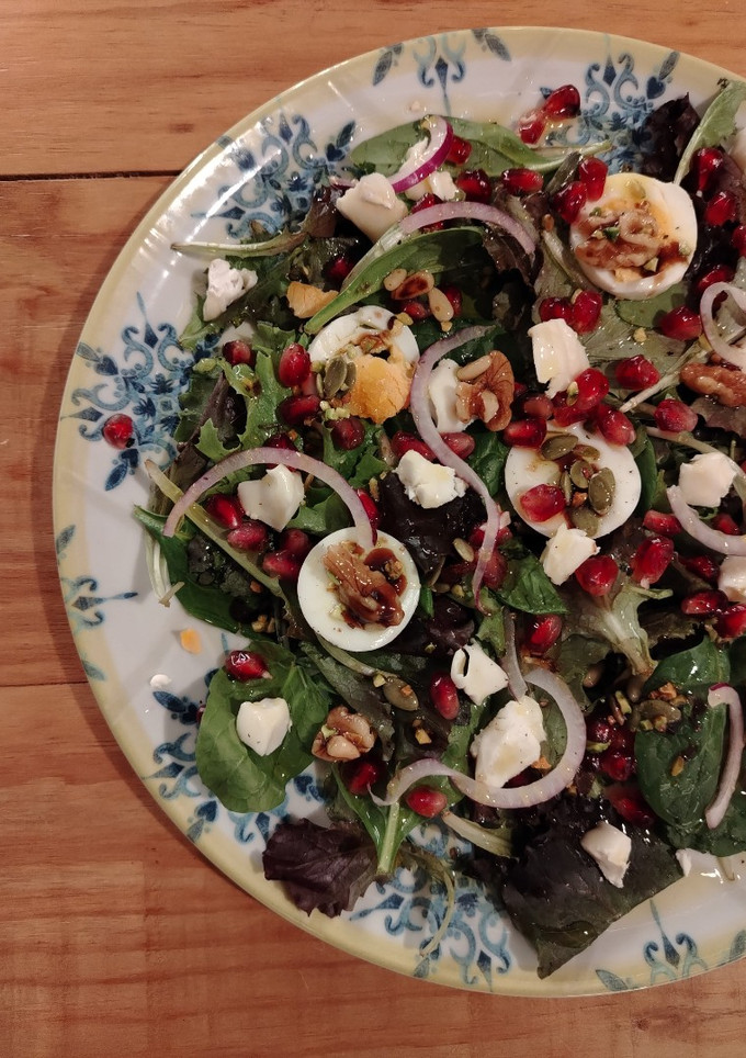 Una foto de Ensalada navideña