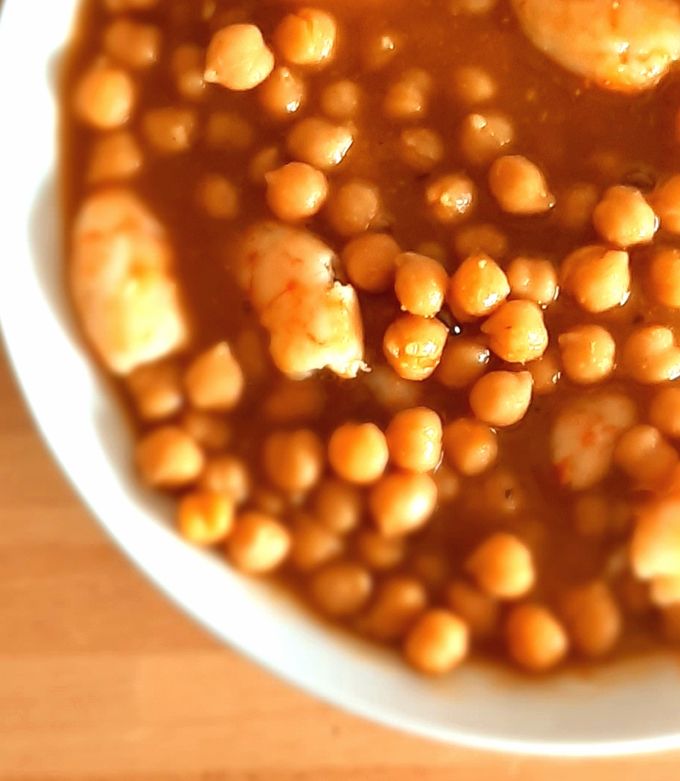 Foto principal de Garbanzos con langostinos en olla gm