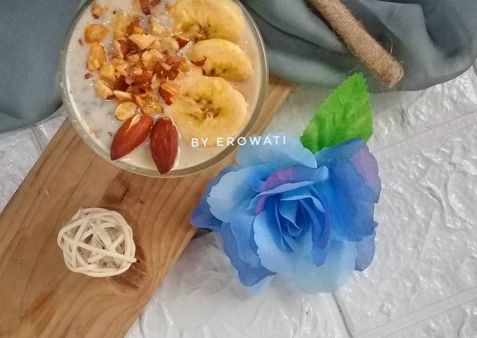 Oatmeal Pisang dengan Susu Kedelai Homemade