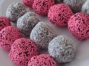 Una foto de trufas de dulce de leche