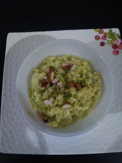लौकी का हलवा (lauki ka halwa recipe in Hindi) रेसिपी मुख्य फोटो