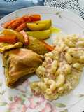 Pollo al vapor con verduras al vapor y pasta