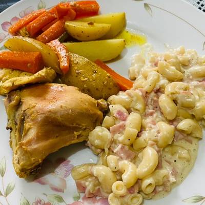 Pollo al vapor con verduras al vapor y pasta Receta de Elena Moroles-  Cookpad