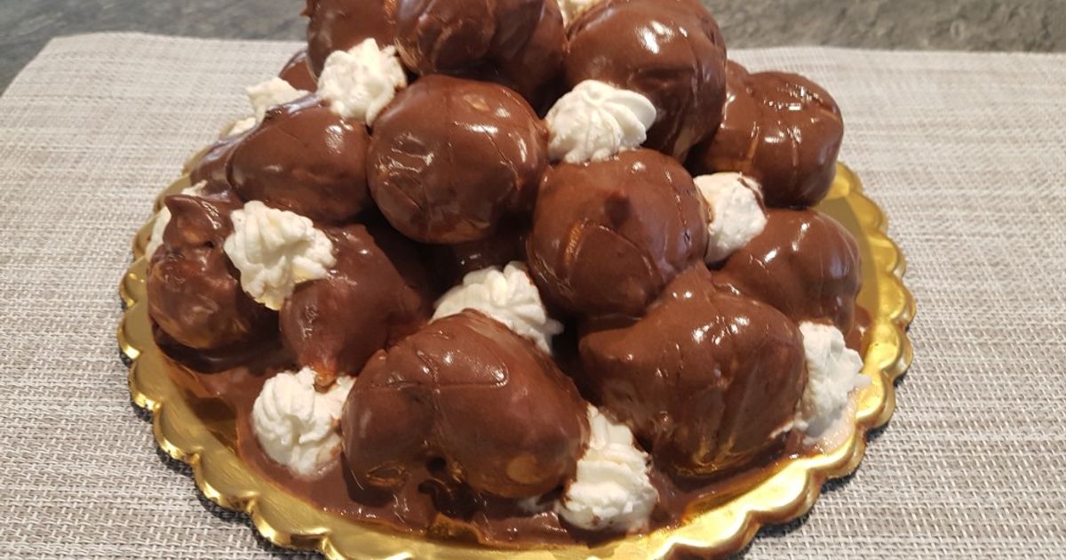 Ricetta Profitterol Al Cioccolato di Enza - Cookpad