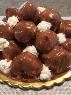 Foto di Profitterol al cioccolato