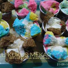 A picture of Bolu Kukus mekar.