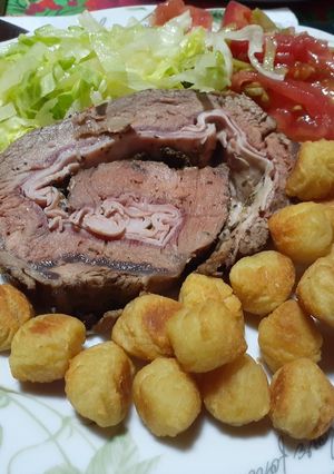 Una foto de Carne Rellena con jamón y queso