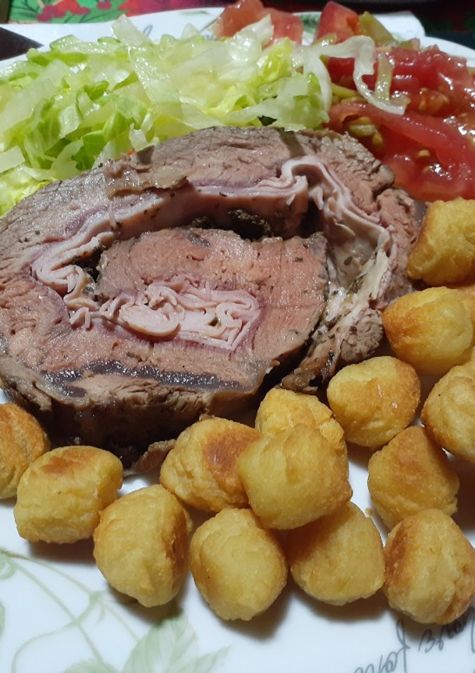 Una foto de Carne Rellena con jamón y queso