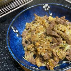 A picture of Beef and Cabbage in Soysauce and Ginger.