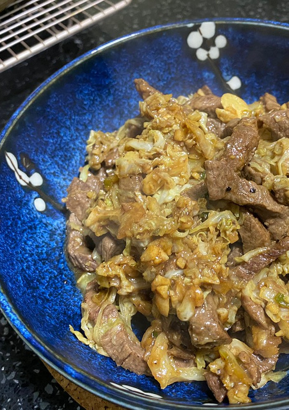 A picture of Beef and Cabbage in Soysauce and Ginger.