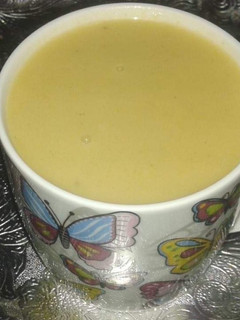 Una foto de Crema de calabacín y queso provolone
