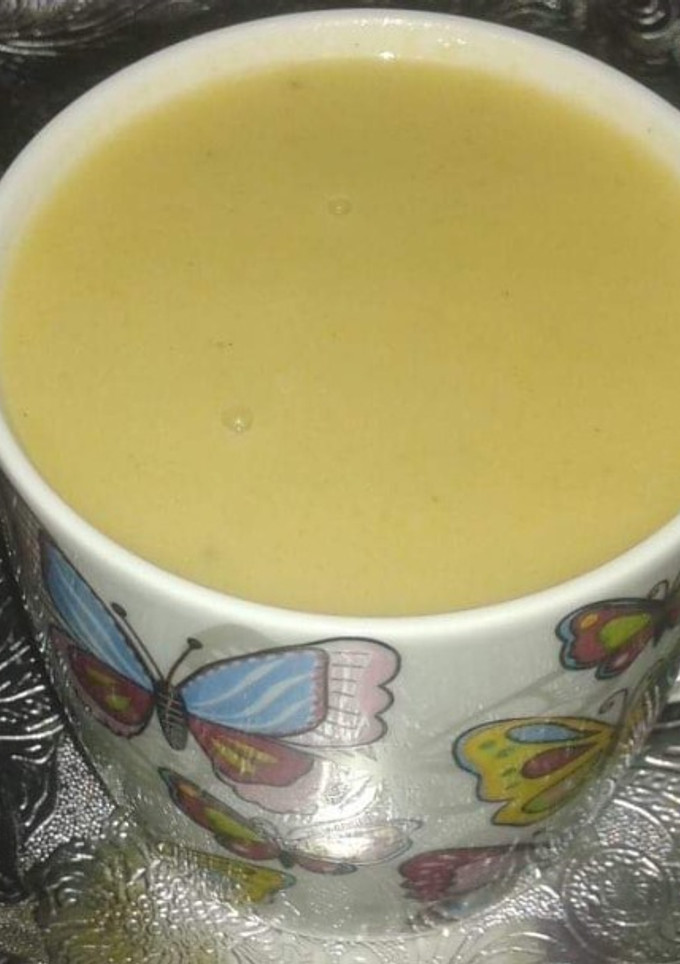 Una foto de Crema de calabacín y queso provolone