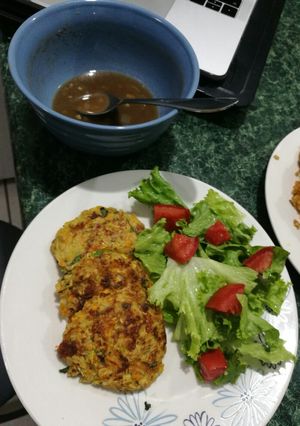 Una foto de Tortitas de verdura con avena sin capear