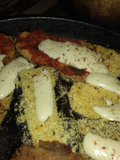 Una foto de Milanesas de berenjena crocantes al horno