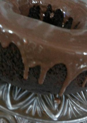 صورة لوصفة كيك الكاكاو بصوص شوكلاة رهيب