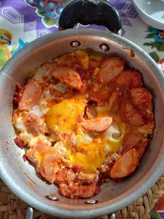 عکسی از دستور صبونه سوسیس تخم مرغ ربی