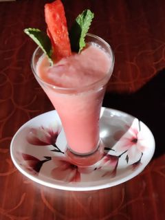 વોટરમેલન કુલર (Watermelon Cooler Recipe In Gujarati) રેસીપી મુખ્ય ફોટો
