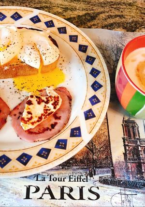 Φωτογραφία της συνταγής Poached eggs με χαλούμι και μπέικον
