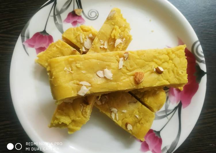 Recipe of Ultimate Less ghee Besan mysore pak (बेसन सूजी रेसिपी)